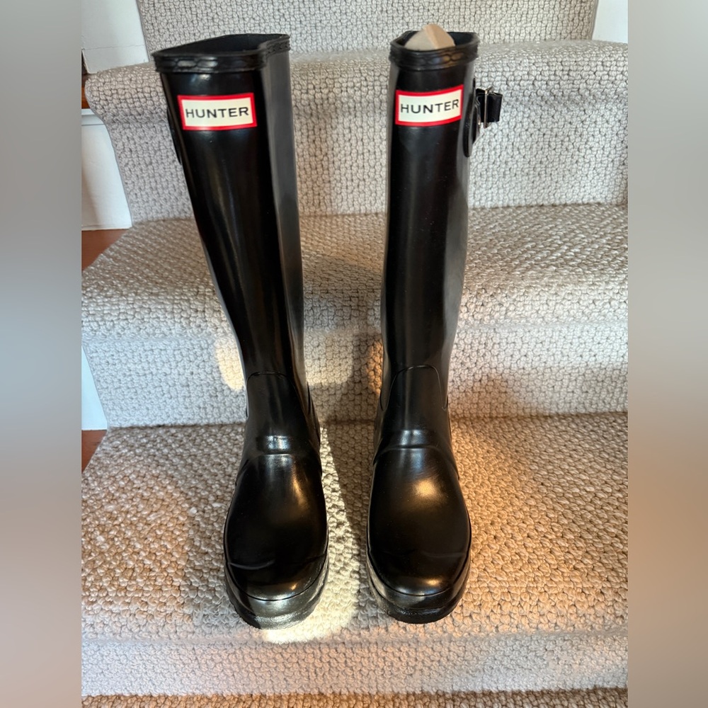 Hunter Classic Black Tall Boots size 6